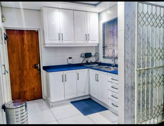 4 BEDROOM HOUSE FOR SALE IN ESCOMBE